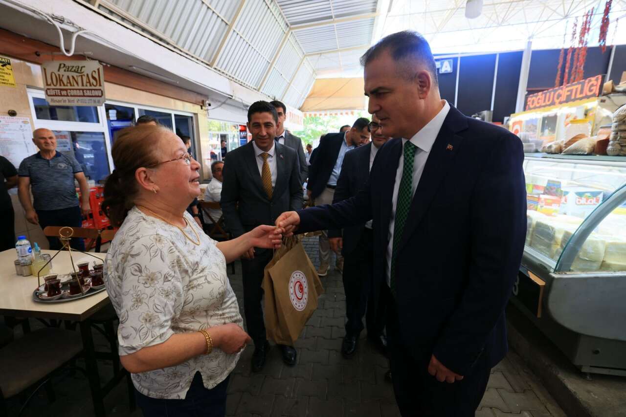 Vali Akbıyık’tan Ahilik Haftası Kutlamalarında Esnaf ve Vatandaşlara Ziyaret 5